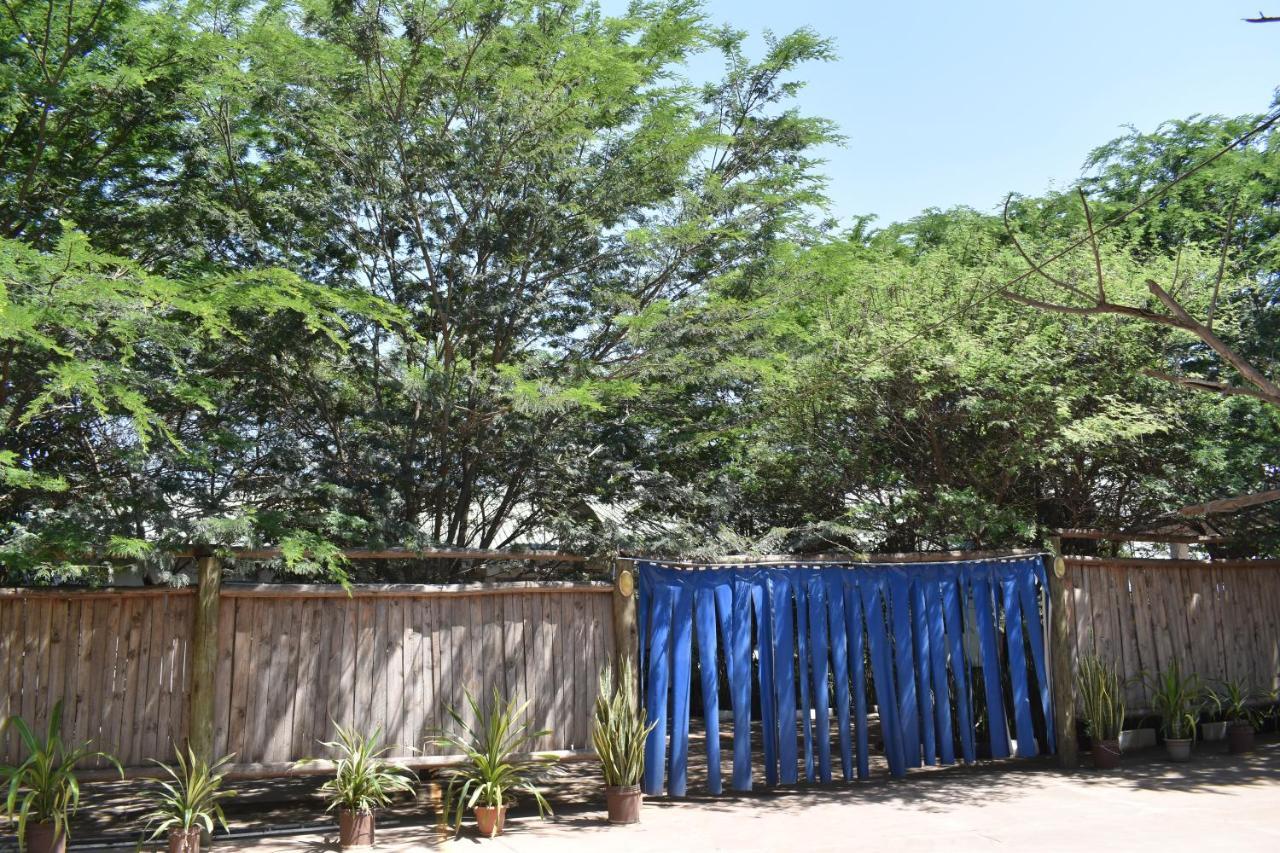 Rainbow Executive Lodge Boma la Ngombe 외부 사진