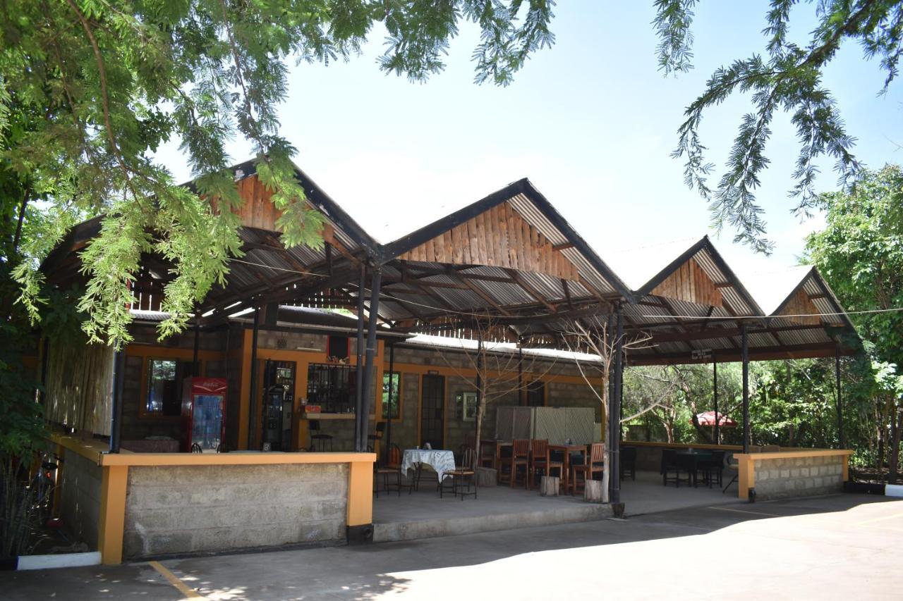 Rainbow Executive Lodge Boma la Ngombe 외부 사진