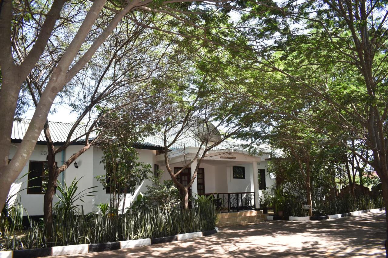 Rainbow Executive Lodge Boma la Ngombe 외부 사진