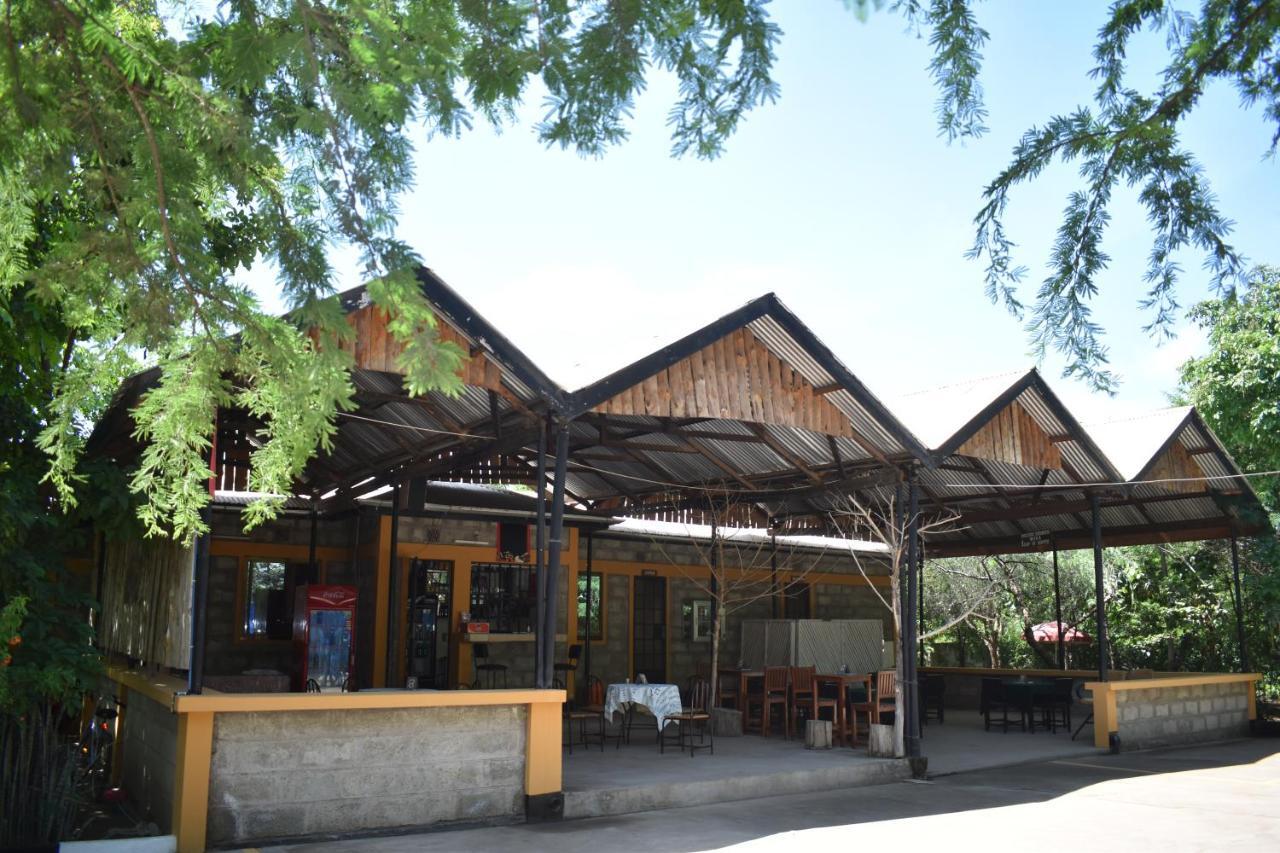 Rainbow Executive Lodge Boma la Ngombe 외부 사진