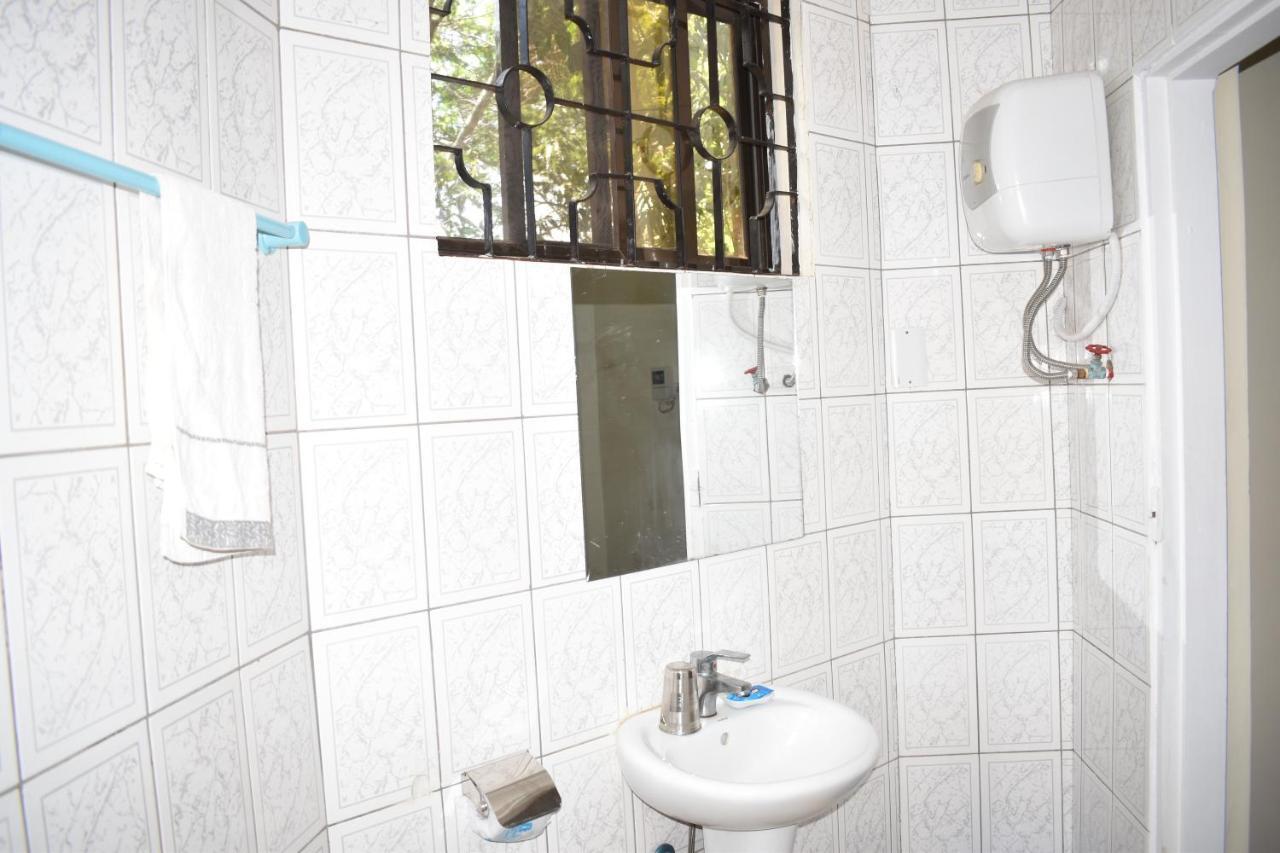 Rainbow Executive Lodge Boma la Ngombe 외부 사진