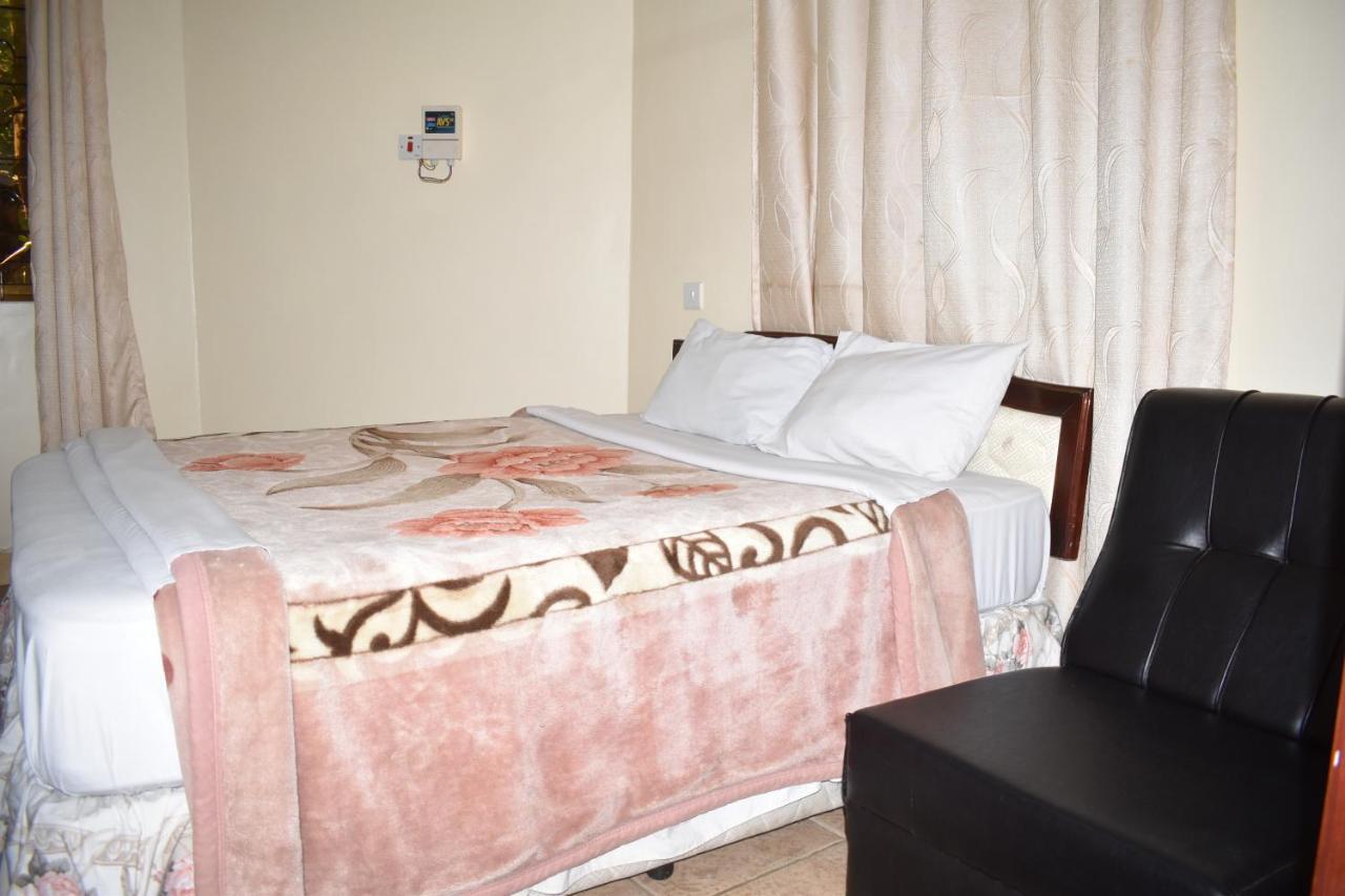 Rainbow Executive Lodge Boma la Ngombe 외부 사진