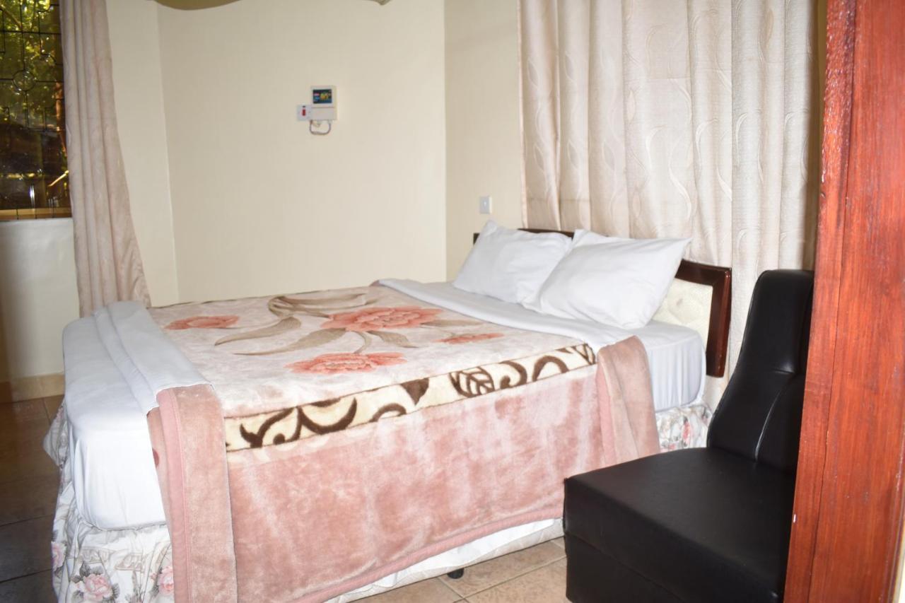 Rainbow Executive Lodge Boma la Ngombe 외부 사진
