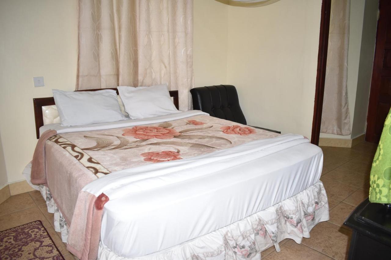 Rainbow Executive Lodge Boma la Ngombe 외부 사진