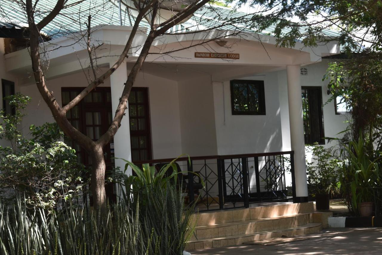 Rainbow Executive Lodge Boma la Ngombe 외부 사진